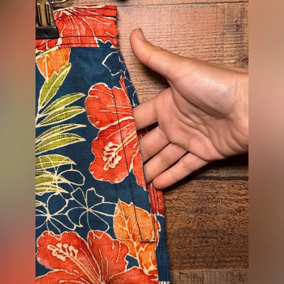 🌻 St. John's Bay Hibiscus Tropical Board Shorts Trunks Men's size M Hawaiian - Picture 6 of 8